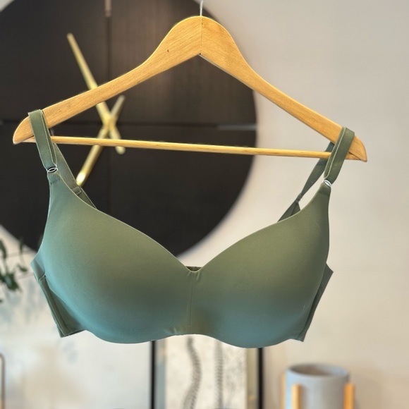 La Vie en Rose Bra - Sleekback - Picture 1 of 3